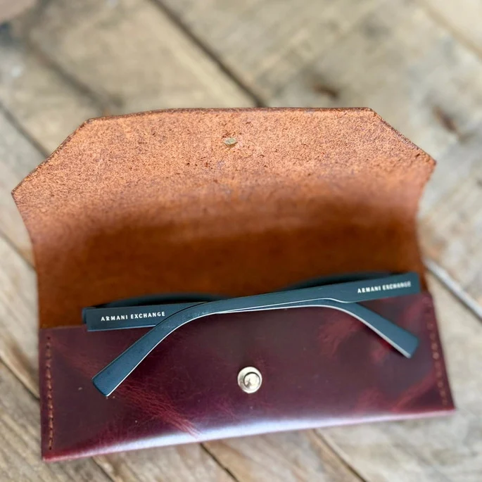 Porta Óculos Navarra - Couro Legítimo Feita à Mão - Imagem 5